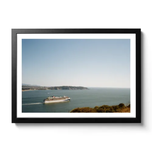 Bildaufnahme von einem Boot, dass die San Francisco Bay verlässt Richtung Ozean