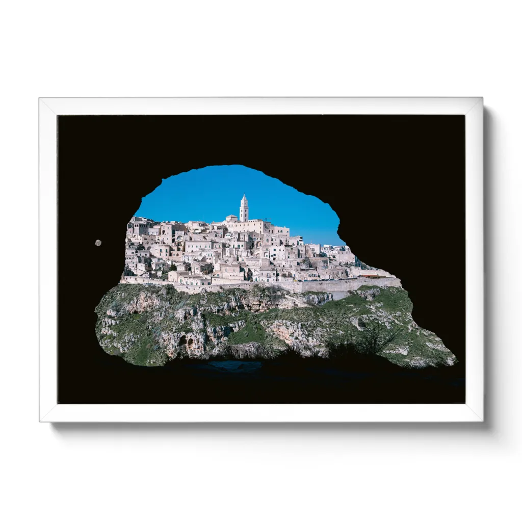 Bildaufnahme von Matera von einem Höhlenfenster